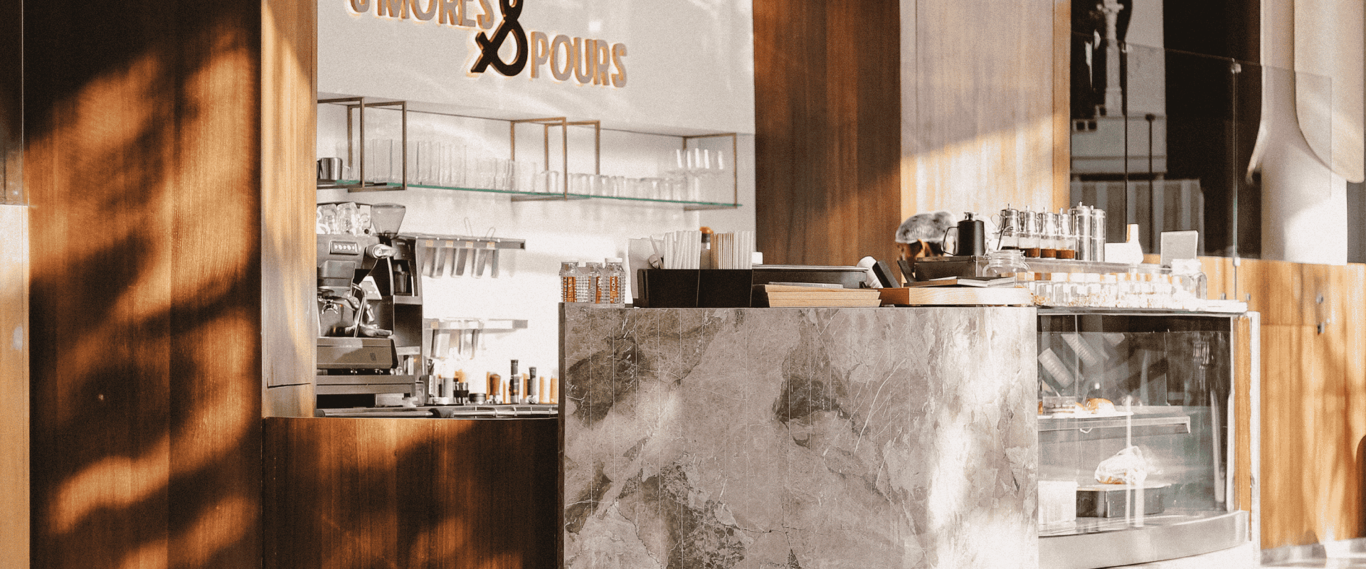 S’mores & Pours – Café